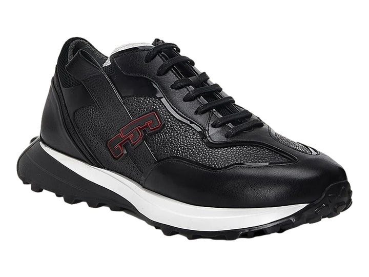 Tenis de cuero negro con suela blanca y detalles rojos laterales.