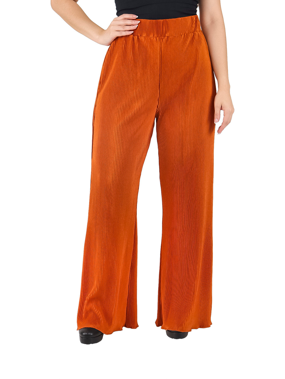 Pantalón plisado de pierna ancha en color naranja terracota para mujer.
