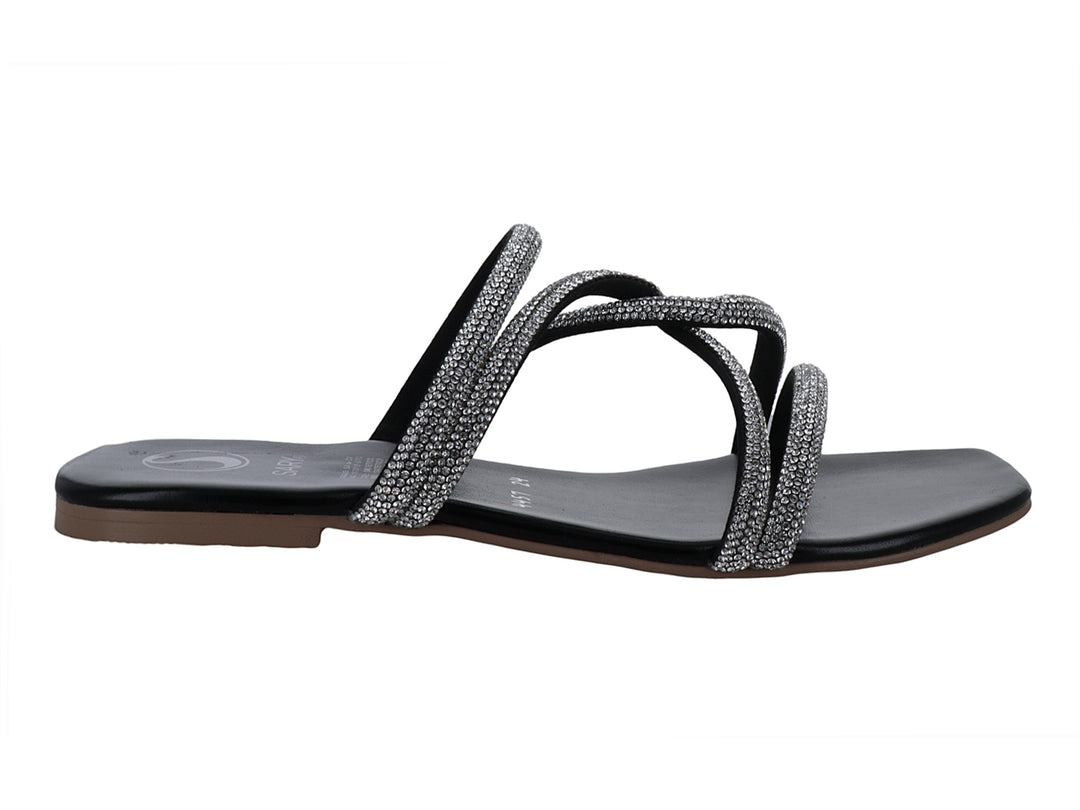 Sandalia plana color negro con tiras cruzadas decoradas con brillantes plateados para mujer.