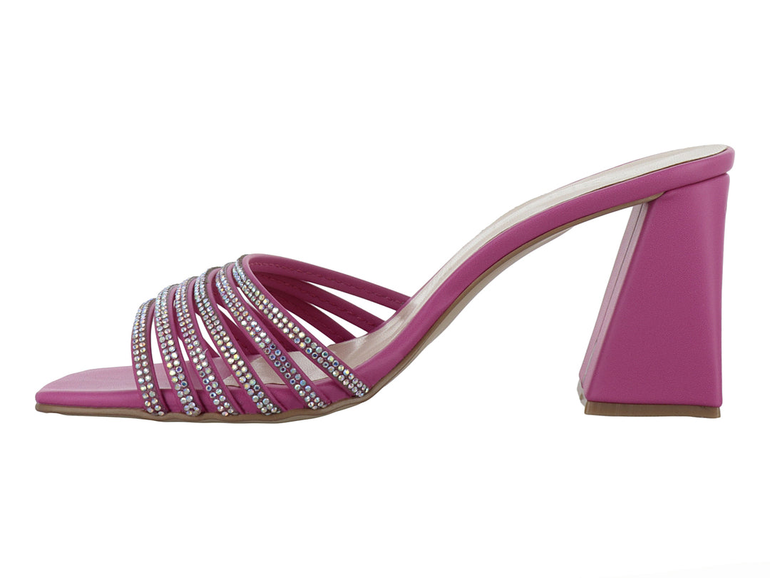 Sandalias de tacón cuadrado color rosa Valentino con tiras decoradas con cristales plateados y punta cuadrada.