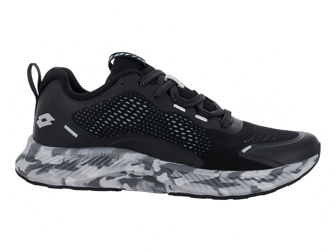 Tenis deportivos Lotto color negro con suela marmoleada en tonos gris y blanco.