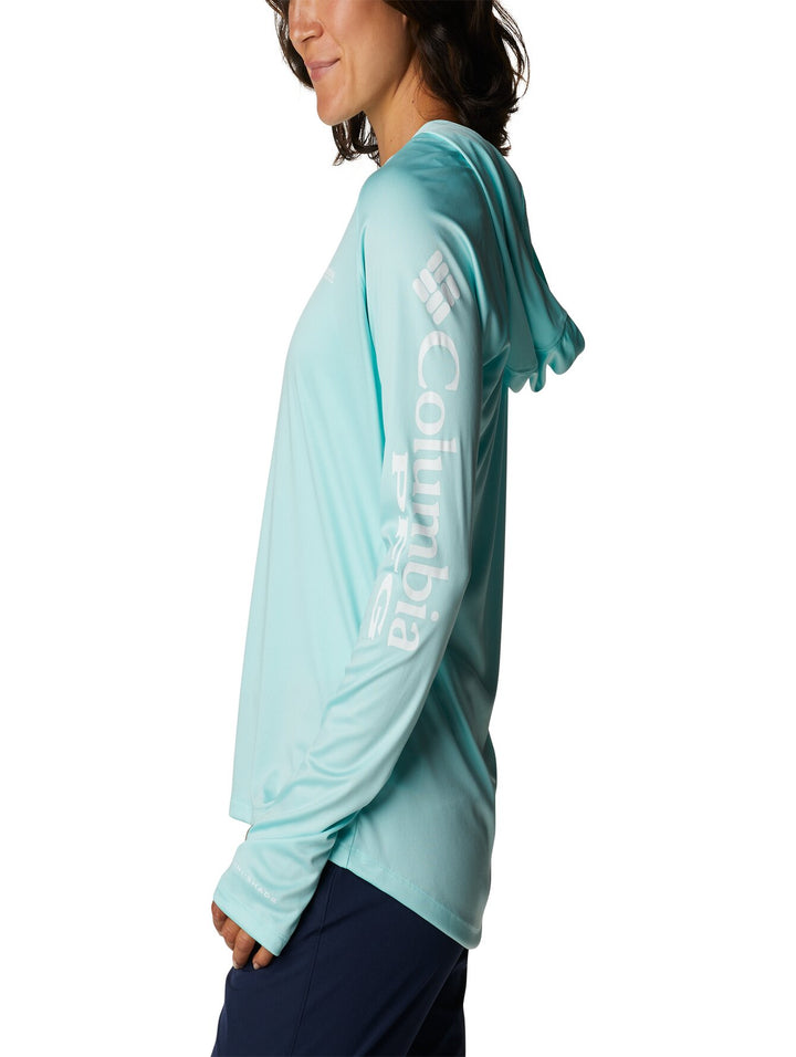 Playera Columbia de manga larga con capucha en color azul claro Gulf Stream para mujer.
