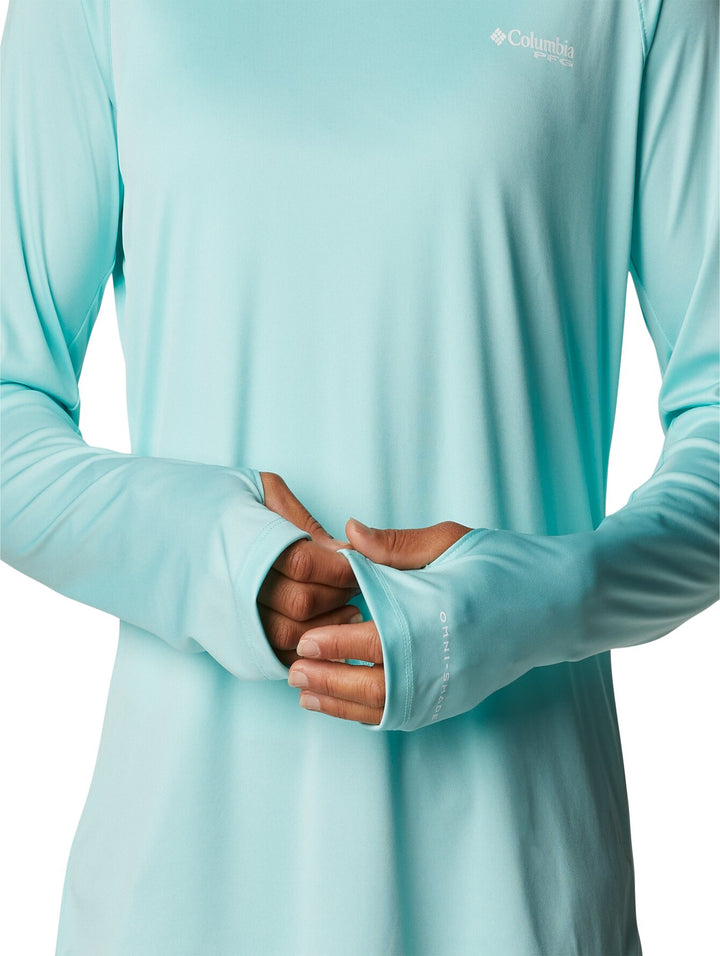 Playera Columbia de manga larga con capucha en color azul claro Gulf Stream para mujer.