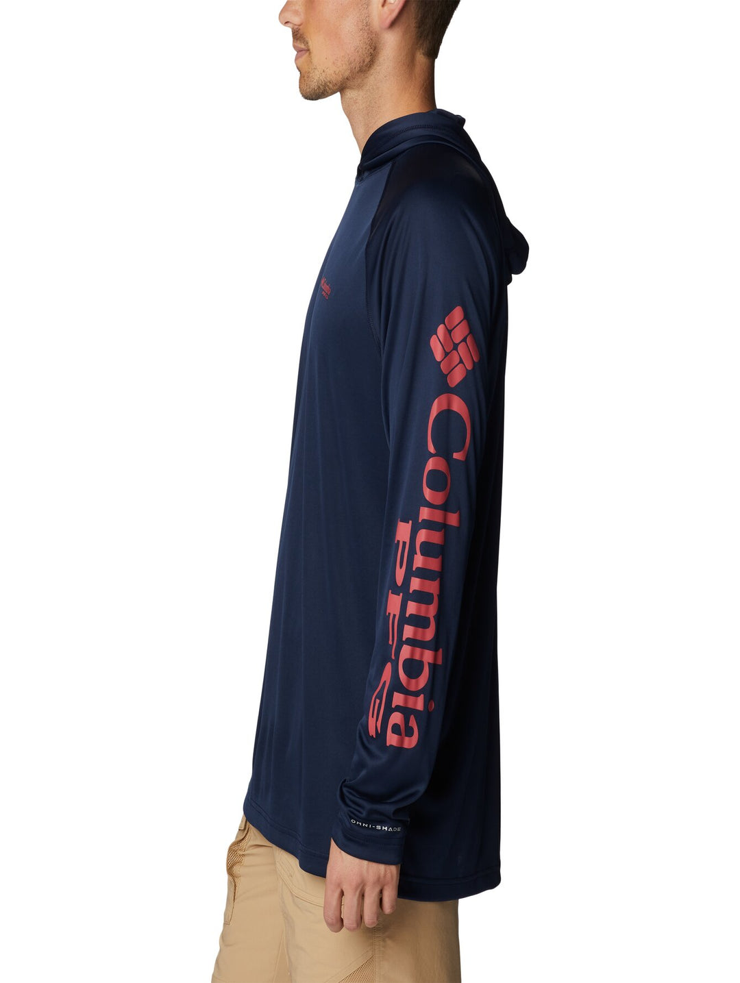 Sudadera con capucha color azul marino marca Columbia con detalles en rojo.