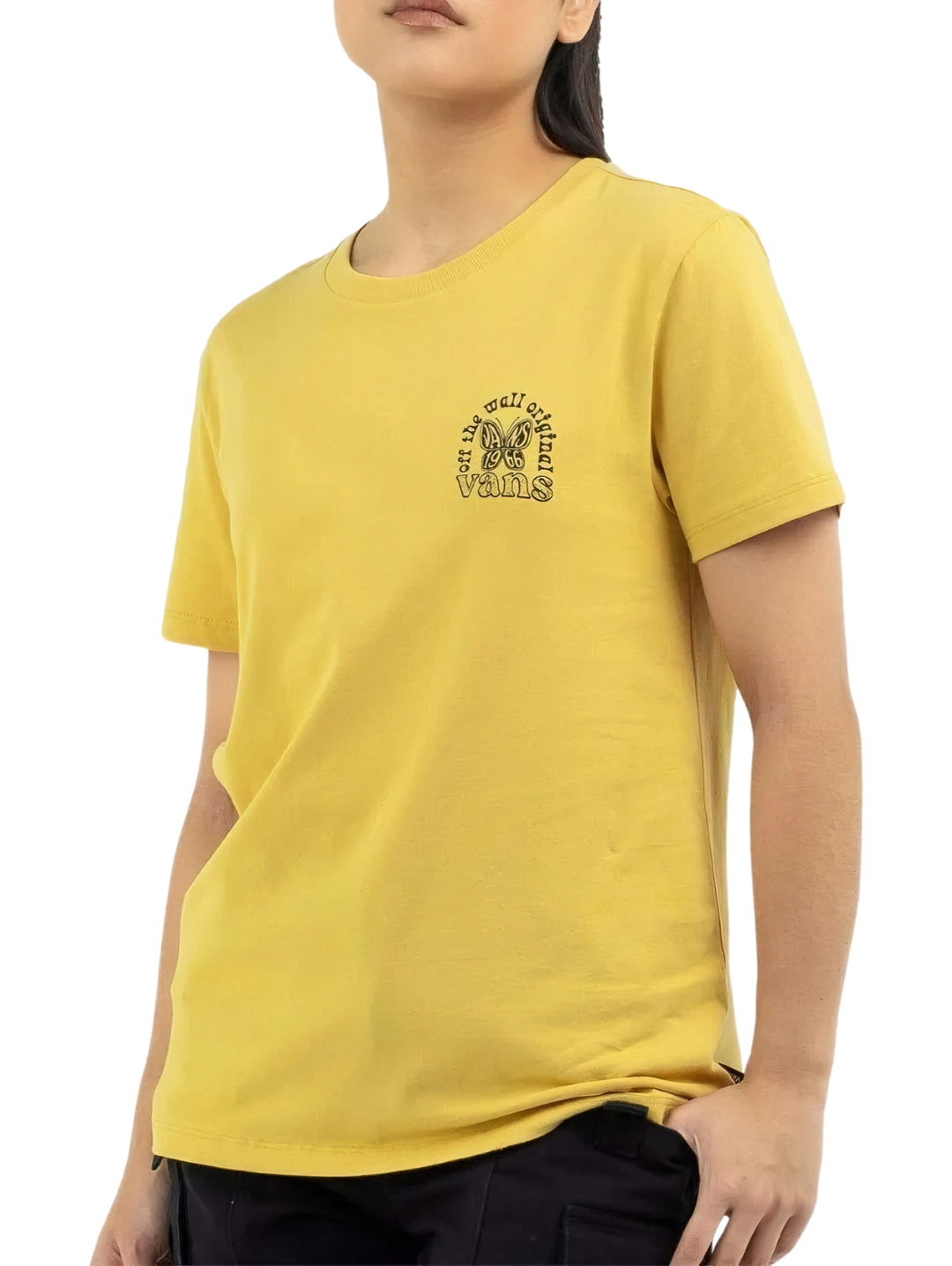 Camiseta de manga corta color ocre de la marca Vans con un pequeño gráfico en el pecho.
