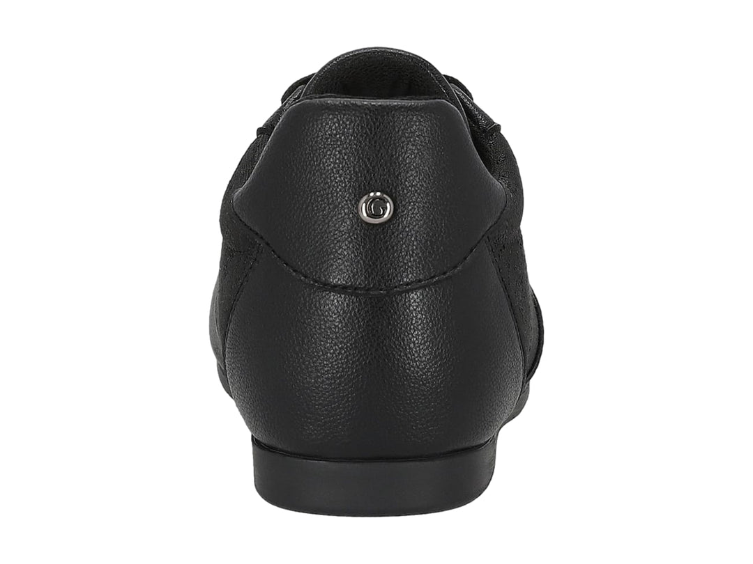 Tenis Guess modelo Tilode en color negro total con detalles de textura y cordones.