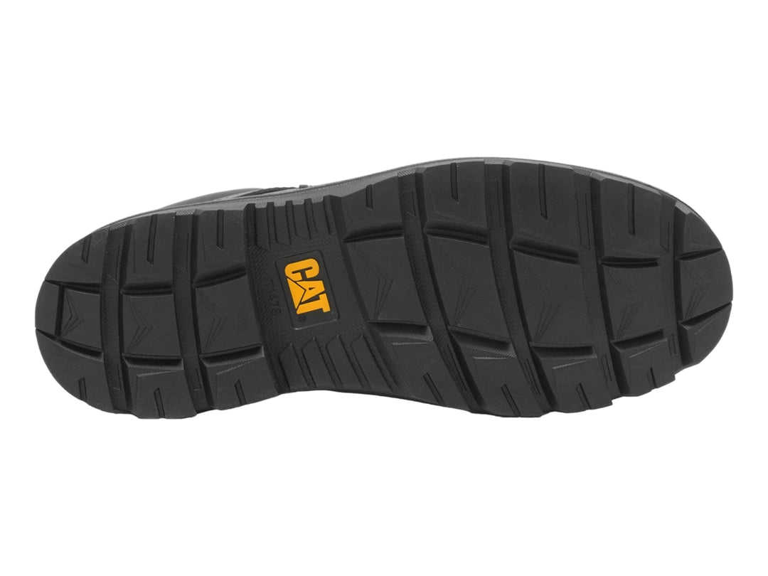Bota de cuero color negro marca Caterpillar con suela track y cordones.