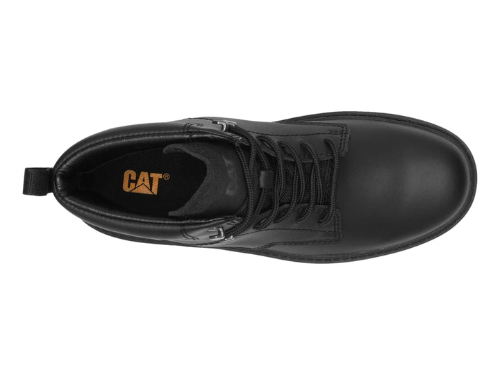 Bota de cuero color negro marca Caterpillar con suela track y cordones.