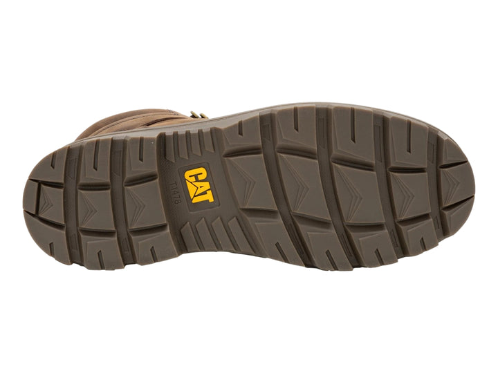 Bota Caterpillar de cuero marrón oscuro con suela robusta y cordones, estilo industrial.