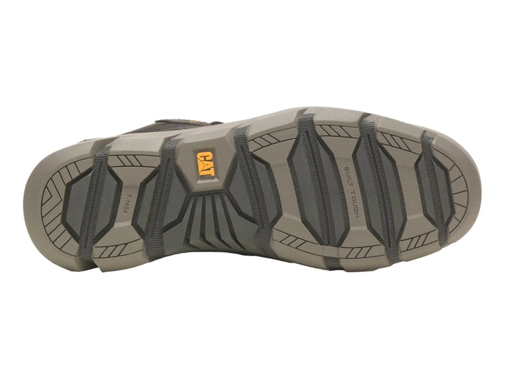 Zapato deportivo Caterpillar negro de corte medio con detalles amarillos y suela robusta.
