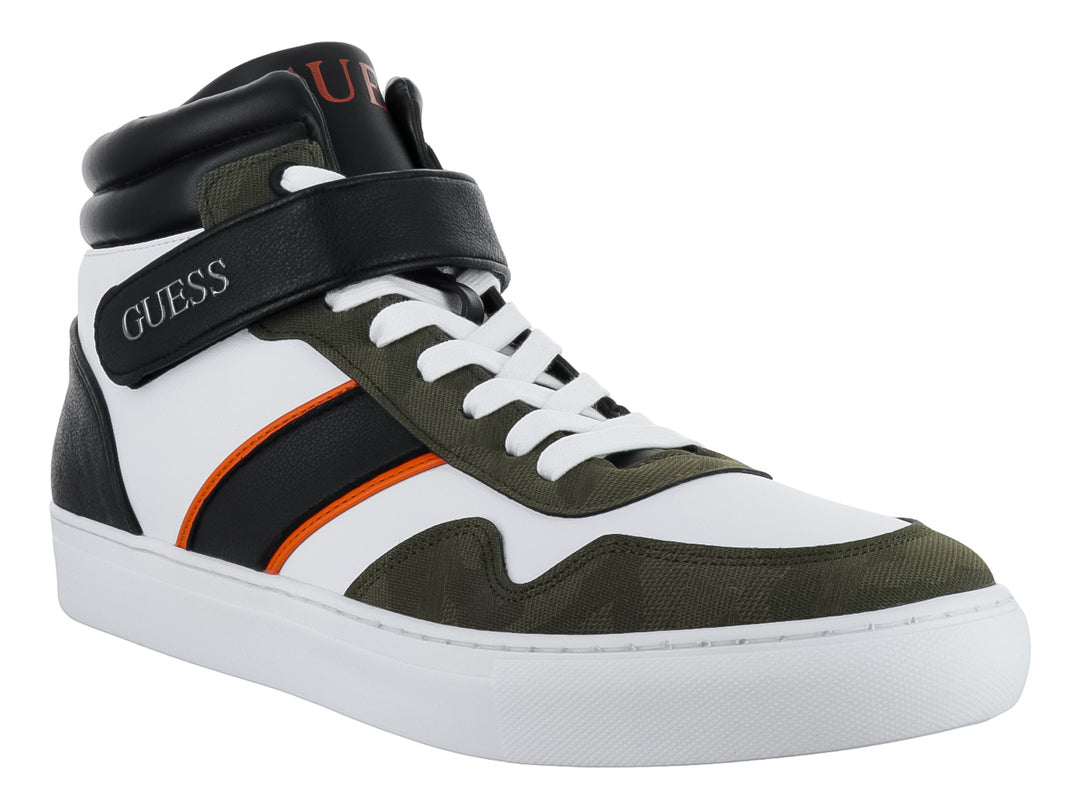 Tenis botín Guess multicolor con detalles en negro, verde oliva y naranja sobre fondo blanco.
