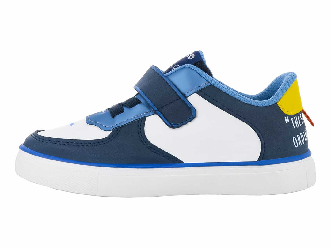 Zapato infantil VAVITO color marino y blanco con diseño de tiburón y cierre de velcro.