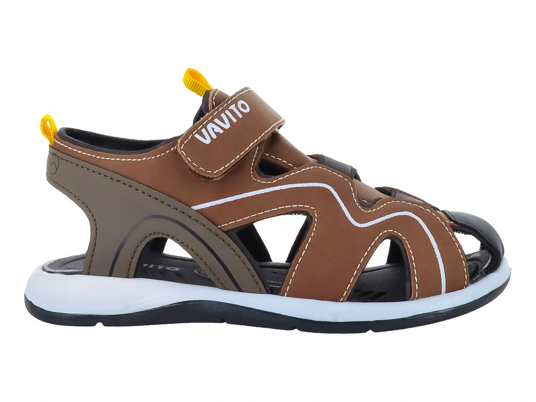 Sandalia para niño marca VAVITO en color cognac con suela blanca y detalles en amarillo.