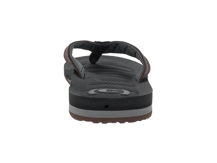 Sandalias Cobian para hombre en color negro y marrón con suela ergonómica.