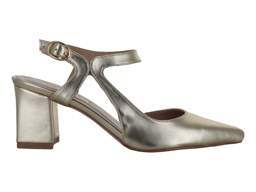 Zapato elegante de tacón cuadrado en color oro metálico con correa al tobillo y punta almendrada.