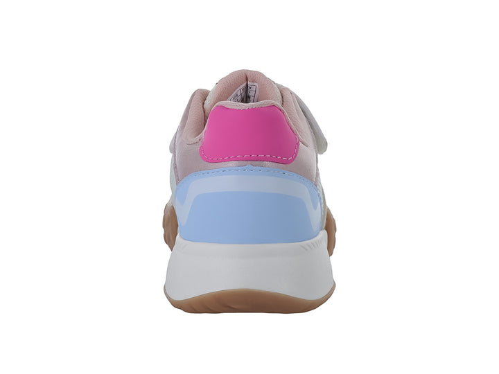 Tenis deportivos para niña en color beige claro con detalles en rosa y azul, cierre de velcro y suela café.