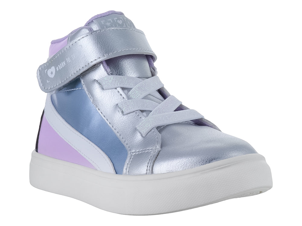 Tenis botín infantil color plata metálico y morado con suela blanca y correa de velcro.