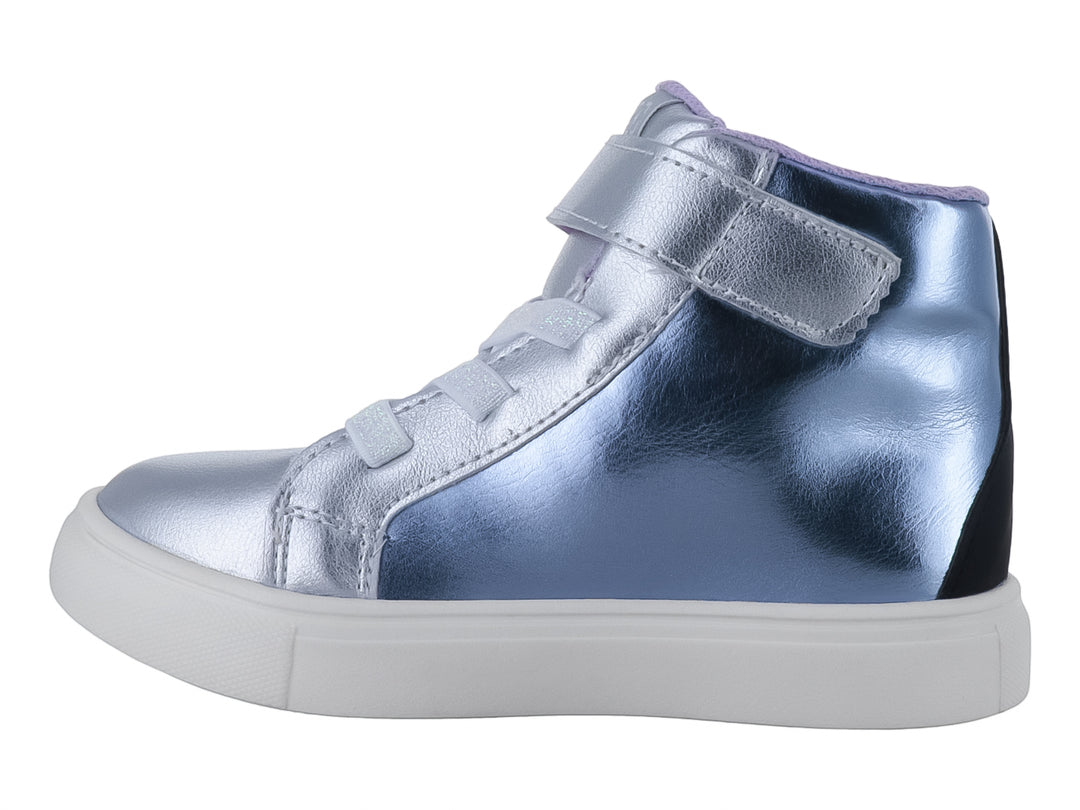 Tenis botín infantil color plata metálico y morado con suela blanca y correa de velcro.