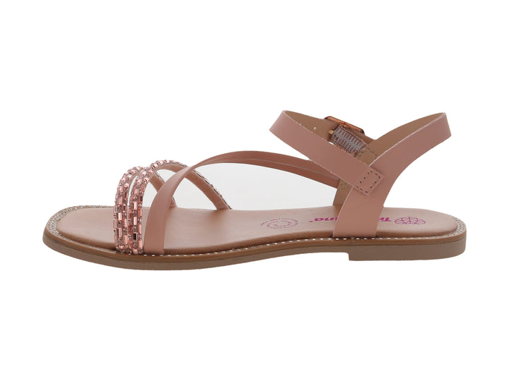 Sandalia plana color beige oscuro con tiras decoradas y hebilla ajustable.