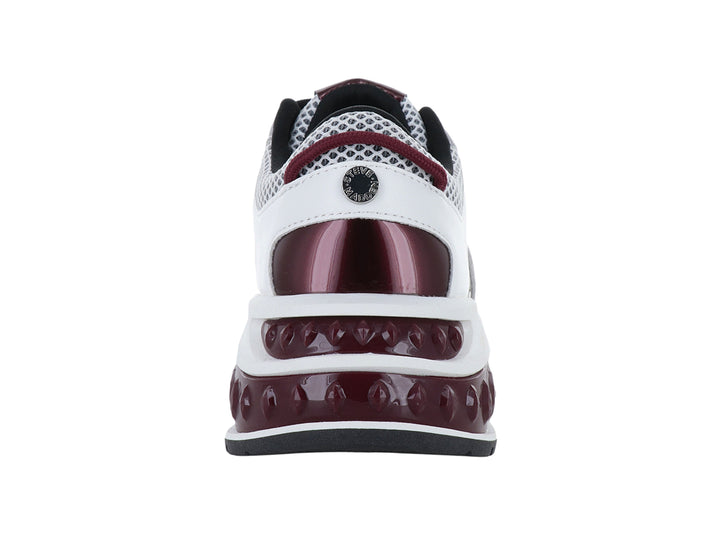 Tenis Steve Madden Logan en colores blanco, gris y borgoña con suela ancha y detalles de malla.