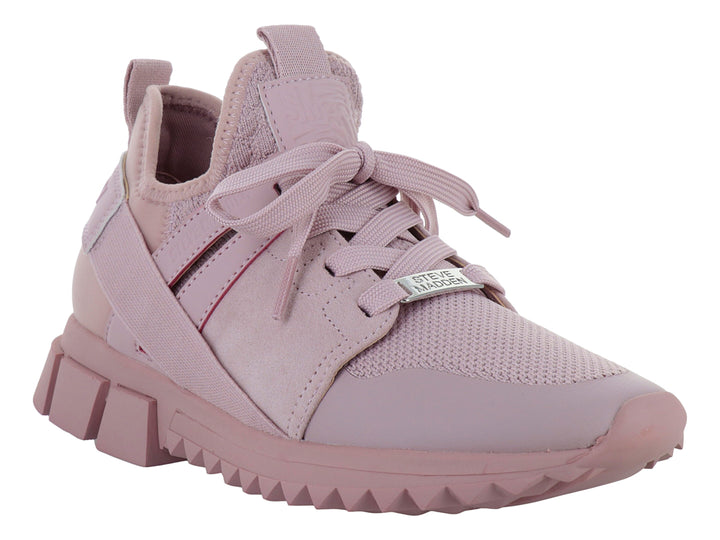 Tenis Steve Madden modelo Decend en color rosa sólido con suela gruesa y diseño deportivo moderno.