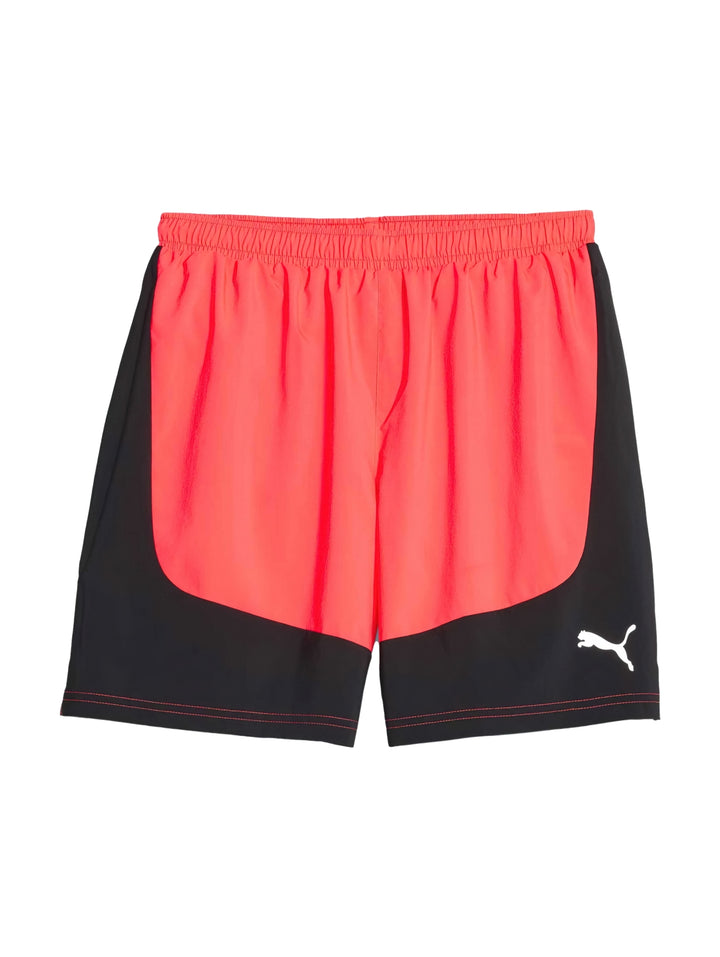 Pantalones cortos deportivos PUMA en color rosa fuego y negro.