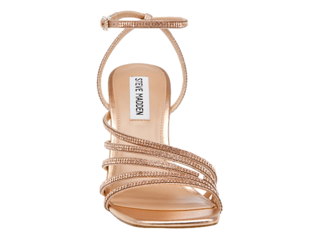Sandalia de tacón alto color oro rosa con tiras brillantes y punta cuadrada.