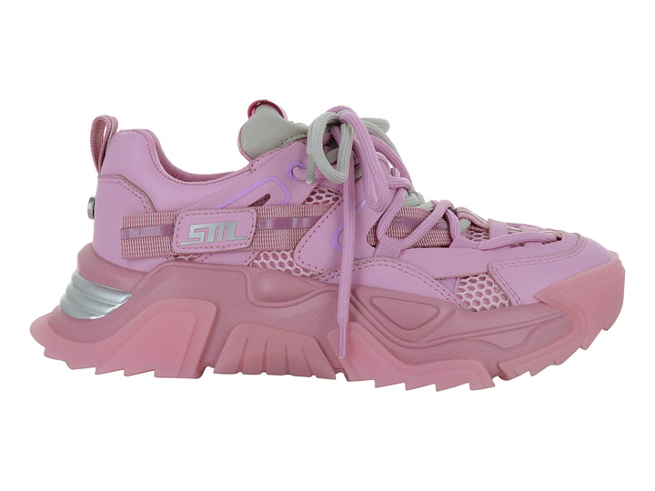 Tenis deportivos Steve Madden color rosa con suela robusta y detalles en malla.