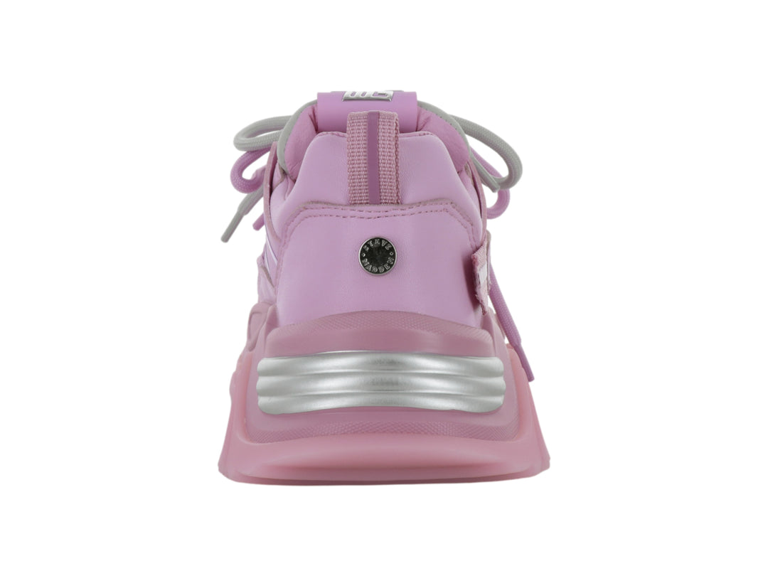 Tenis deportivos Steve Madden color rosa con suela robusta y detalles en malla.