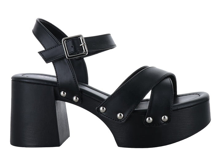 Sandalia Senties color negro con plataforma, tacón grueso y detalles de remaches plateados.
