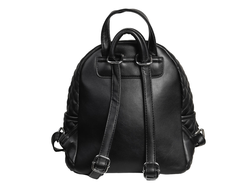 Mochila negra de cuero sintético con diseño acolchado y detalles de pedrería plateada en el bolsillo frontal.