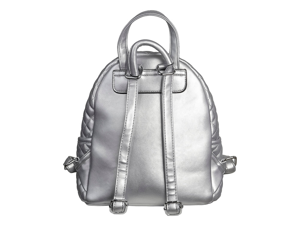 Mochila color plata con diseño acolchado, detalles brillantes y un adorno floral central.