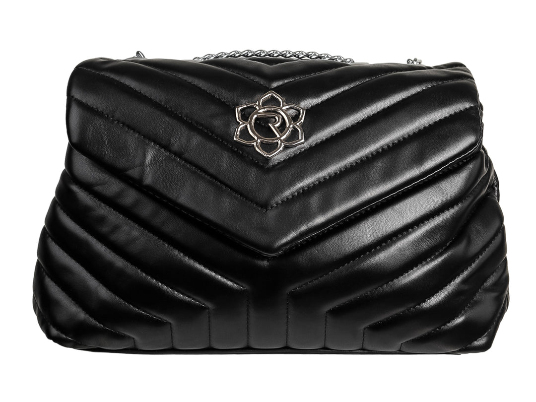Bolso negro acolchado con diseño en V, cierre metálico plateado y correa de cadena.