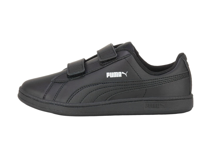 Tenis PUMA negros para niño con cierre de velcro y suela plana.