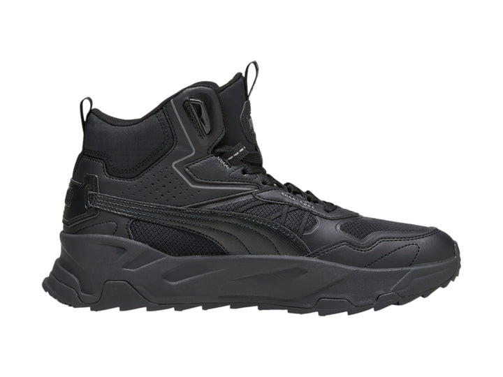 Tenis PUMA Trinity Mid Hybrid en color negro con diseño de bota deportiva y suela robusta.