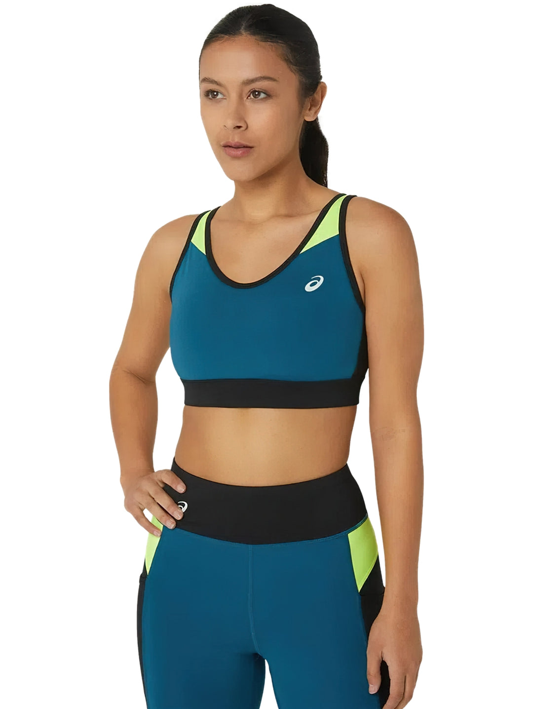 Bra deportivo ASICS color Restful Teal con detalles en negro y verde lima.