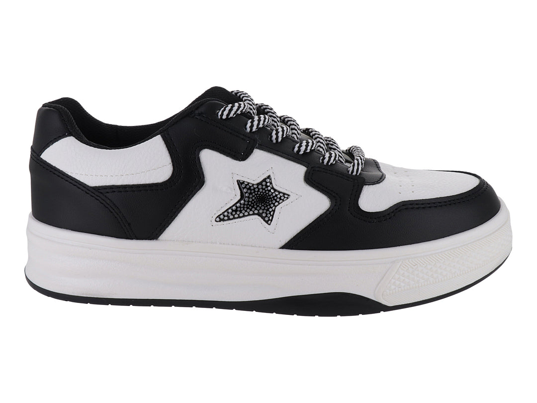 Tenis deportivos Clasben Sidney en color blanco y negro con suela de plataforma y detalle de estrella lateral.