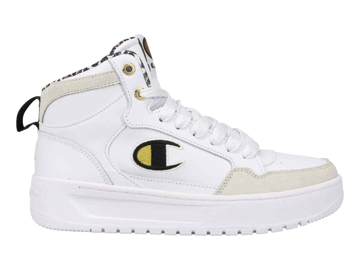 Tenis Champion blancos de corte alto con detalles en dorado y estampado de leopardo en el cuello.