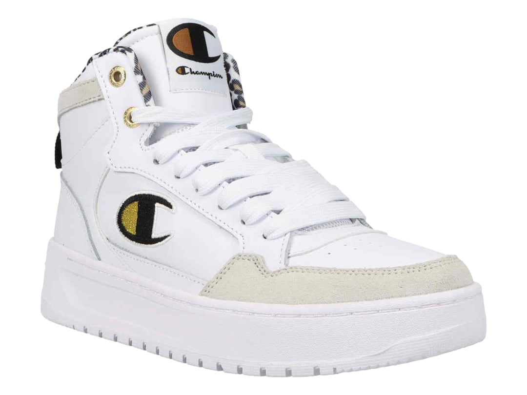 Tenis Champion blancos de corte alto con detalles en dorado y estampado de leopardo en el cuello.