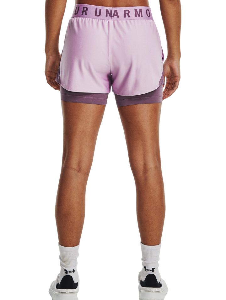 Shorts deportivos Under Armour color morado estilo 2 en 1.