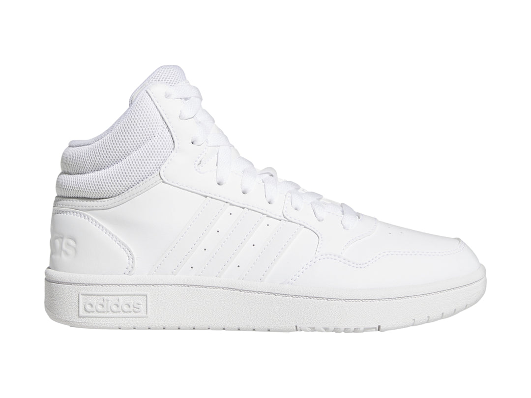 Tenis Adidas Hoops 3.0 Mid de color blanco total con diseño de bota media y suela blanca.