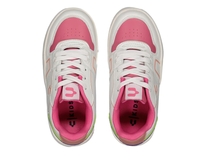 Tenis deportivos Charly blancos con detalles en rosa, morado y verde y suela rosa.