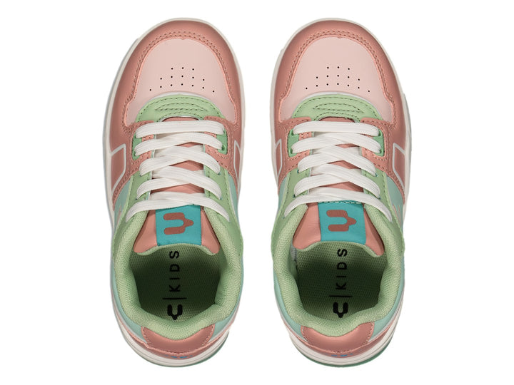 Tenis deportivos Charly en colores rosa y verde menta con suela blanca.