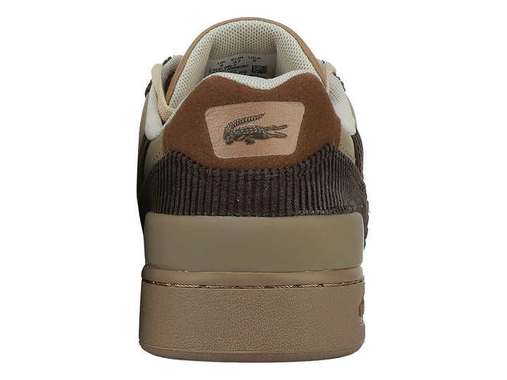 Tenis Lacoste en tonos marrón y marrón oscuro con paneles de cuero y tela acanalada.