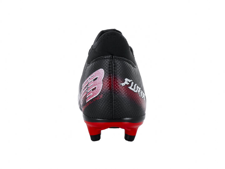 Zapato de fútbol Furia para niños en color negro con suela roja y detalles blancos