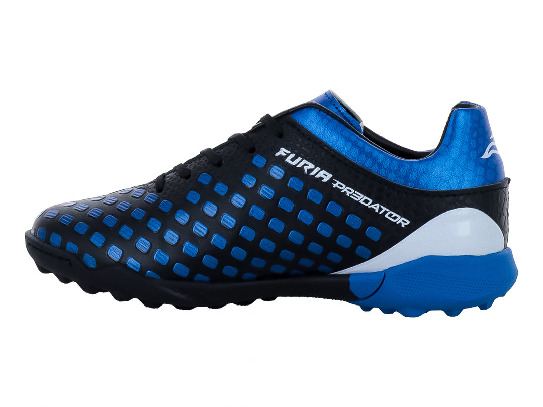 Zapato de fútbol Furia para niño en color negro con detalles en azul y blanco, suela para pasto sintético.