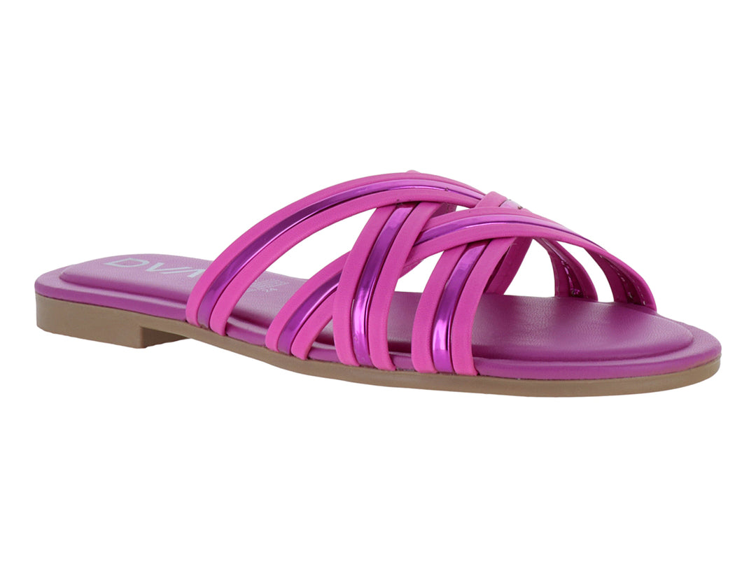 Sandalia plana DONOVA color rosa valentino con tiras cruzadas brillantes y suela delgada.