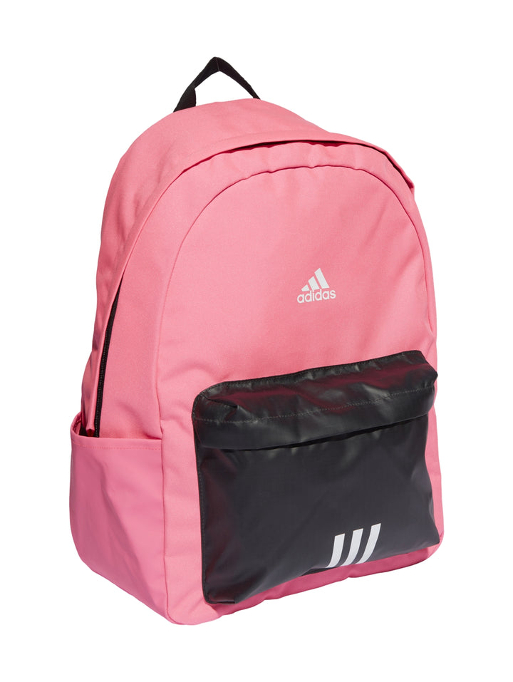 Mochila Adidas color rosa con bolsillo frontal negro y logotipo blanco en el centro.