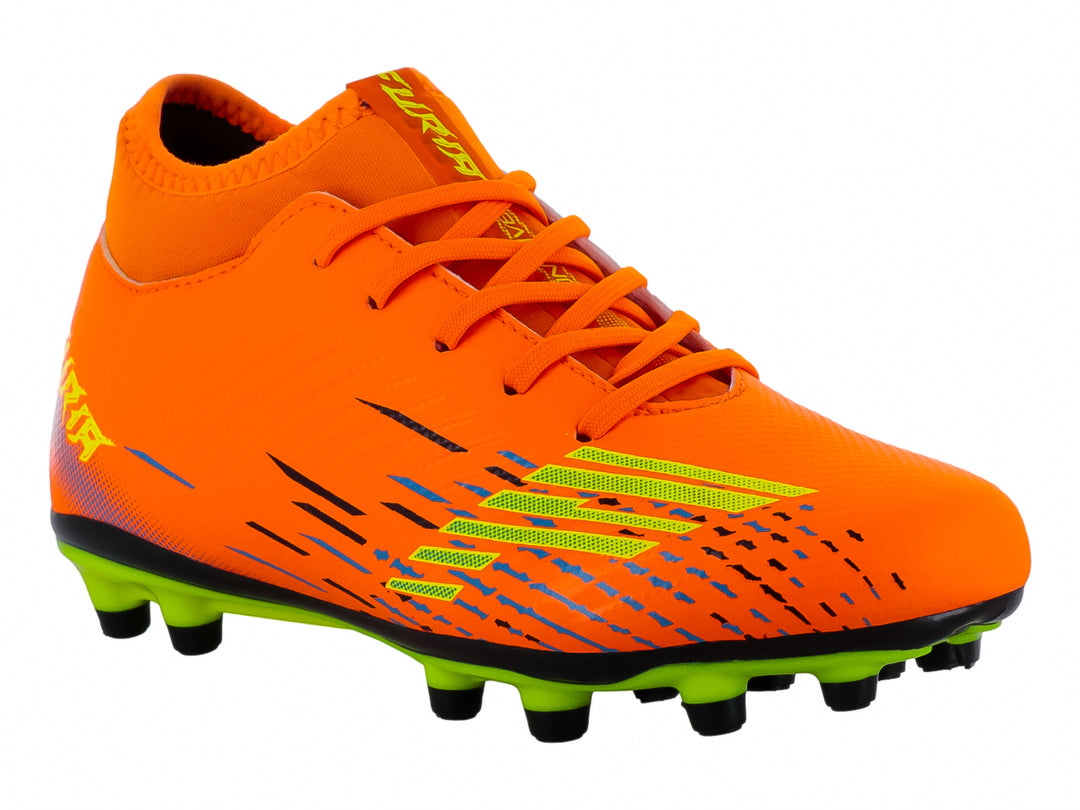 Zapato de fútbol Furia para niños en color naranja con detalles en verde neón y negro, diseño para pasto natural.