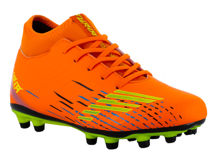 Zapato de fútbol Furia para niños en color naranja con detalles en verde neón y negro, diseño para pasto natural.